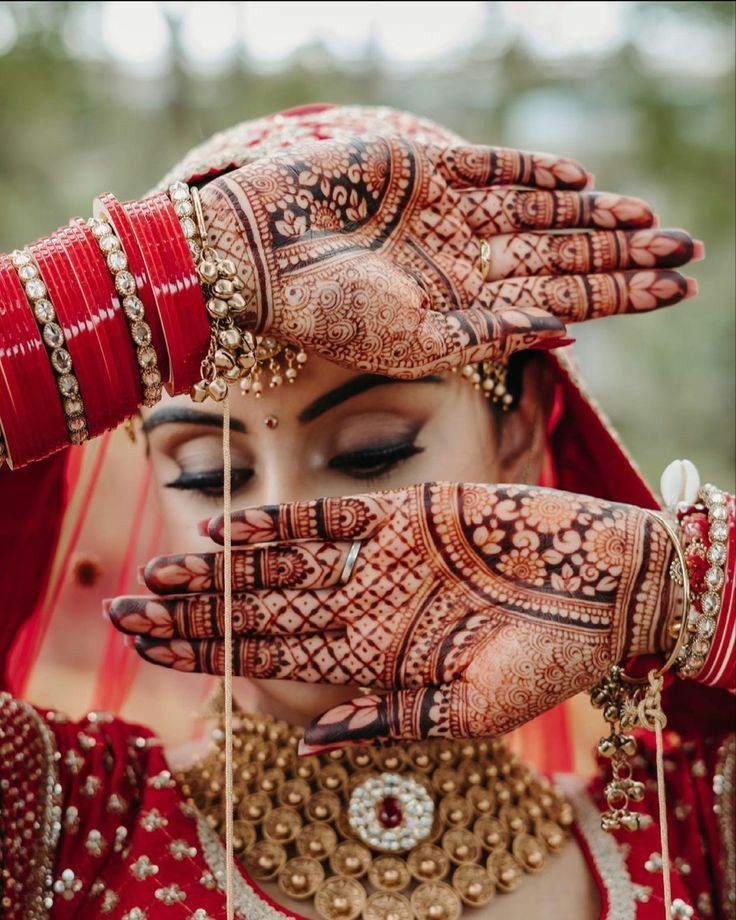 Bridal mehndi hand