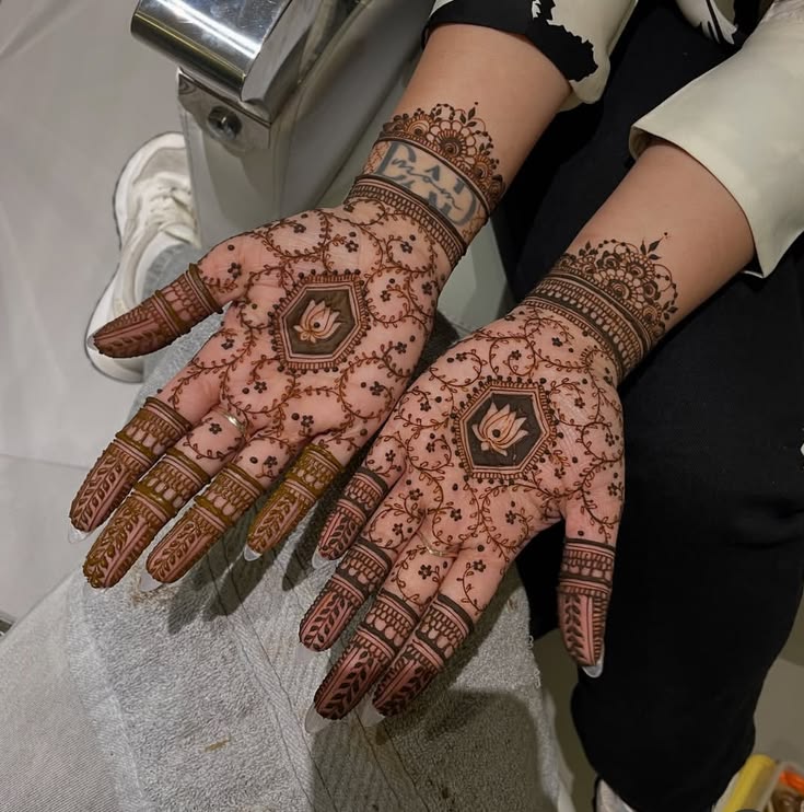 Mehndi with ring