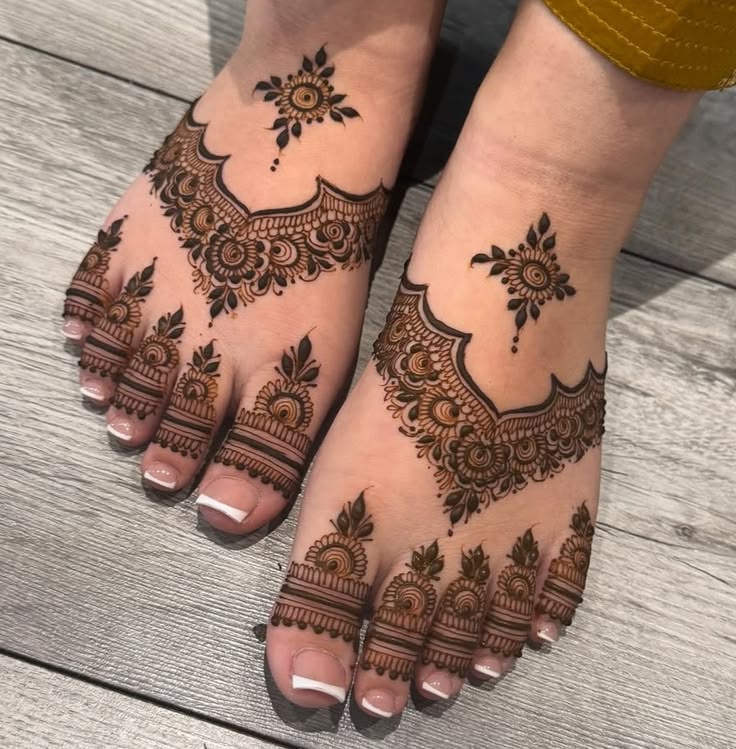 Mehndi design on hand